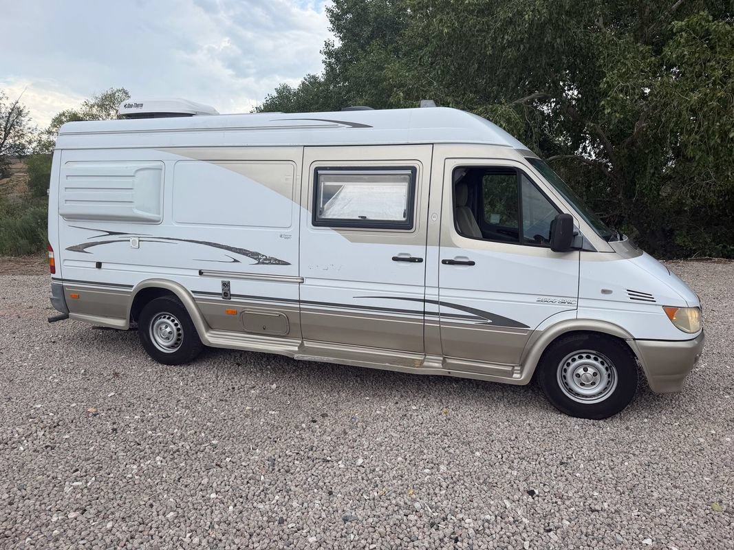 Used 2005 Dodge Sprinter 2500 w/ PWR Convenience Group RWD image 3