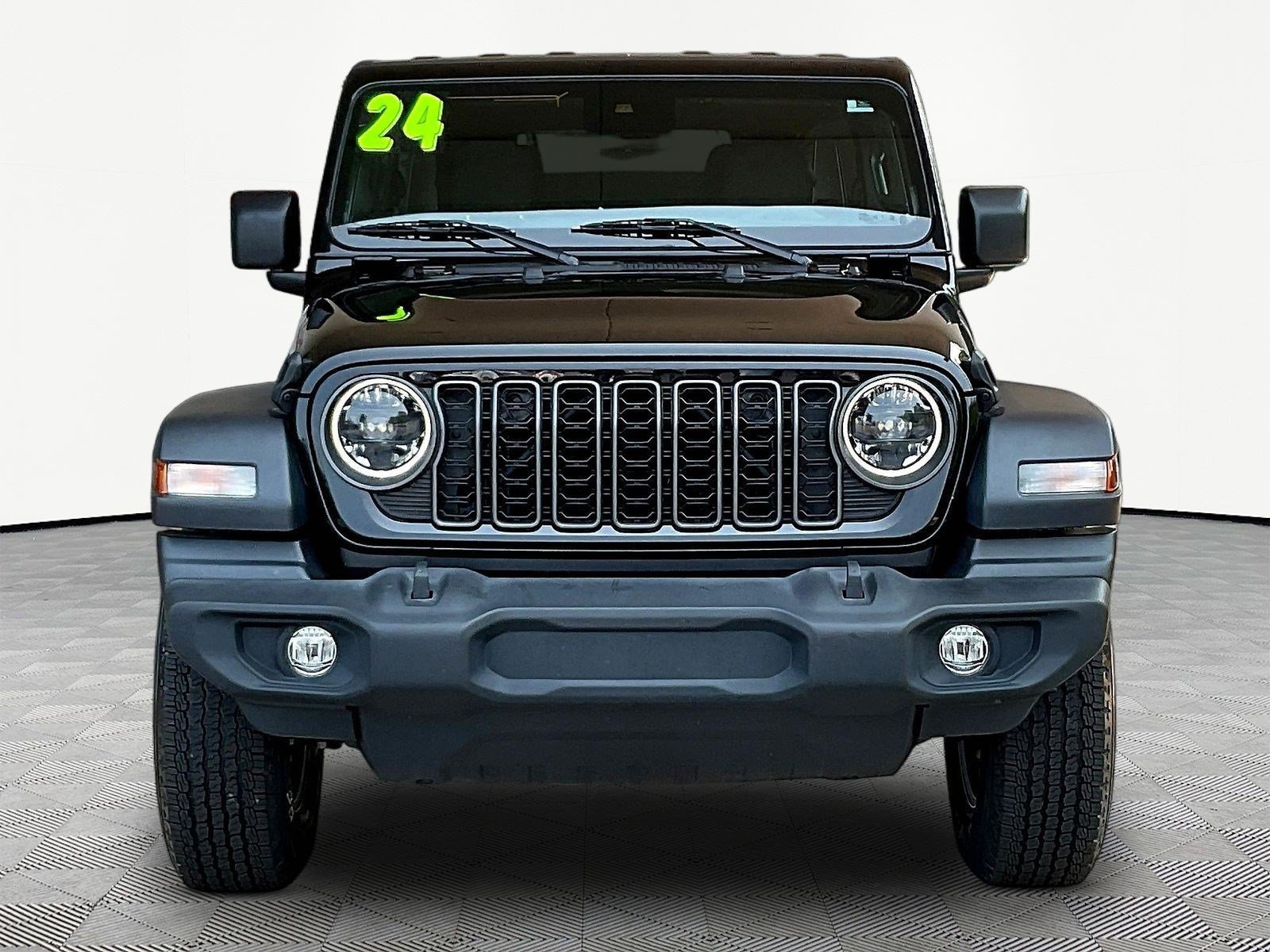 Used 2024 Jeep Wrangler Unlimited Sport AWD/4WD image 2
