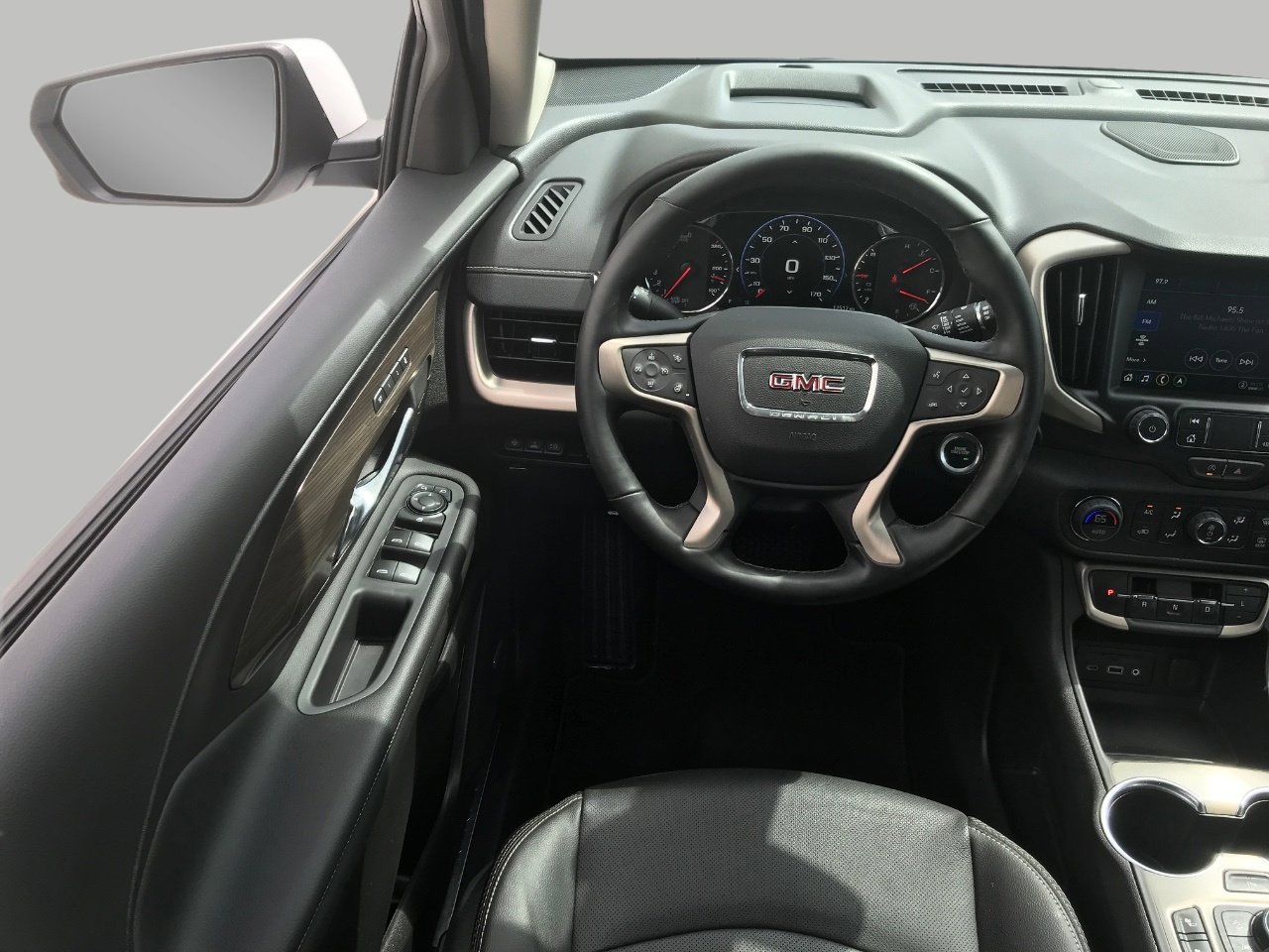 Used 2024 GMC Terrain Denali image 5