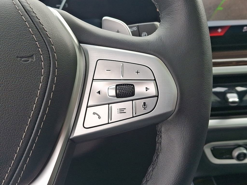 Used 2025 BMW X7 xDrive40i image 23