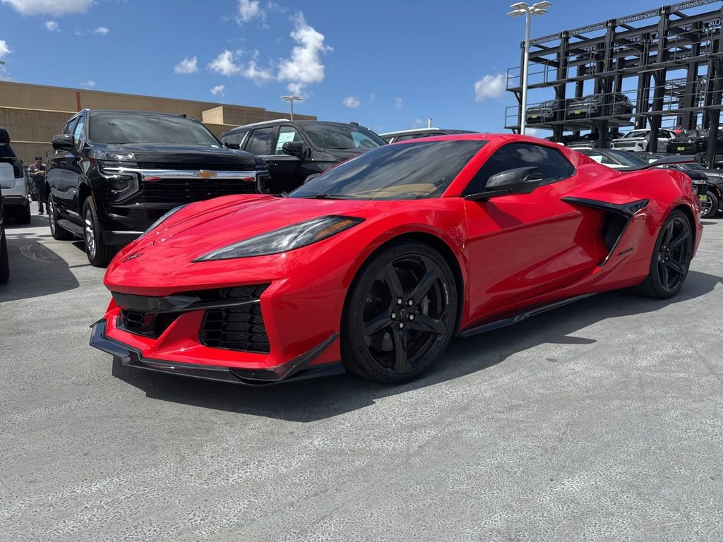 Used 2023 Chevrolet Corvette Z06 w/ Z07 Performance Package RWD image 1
