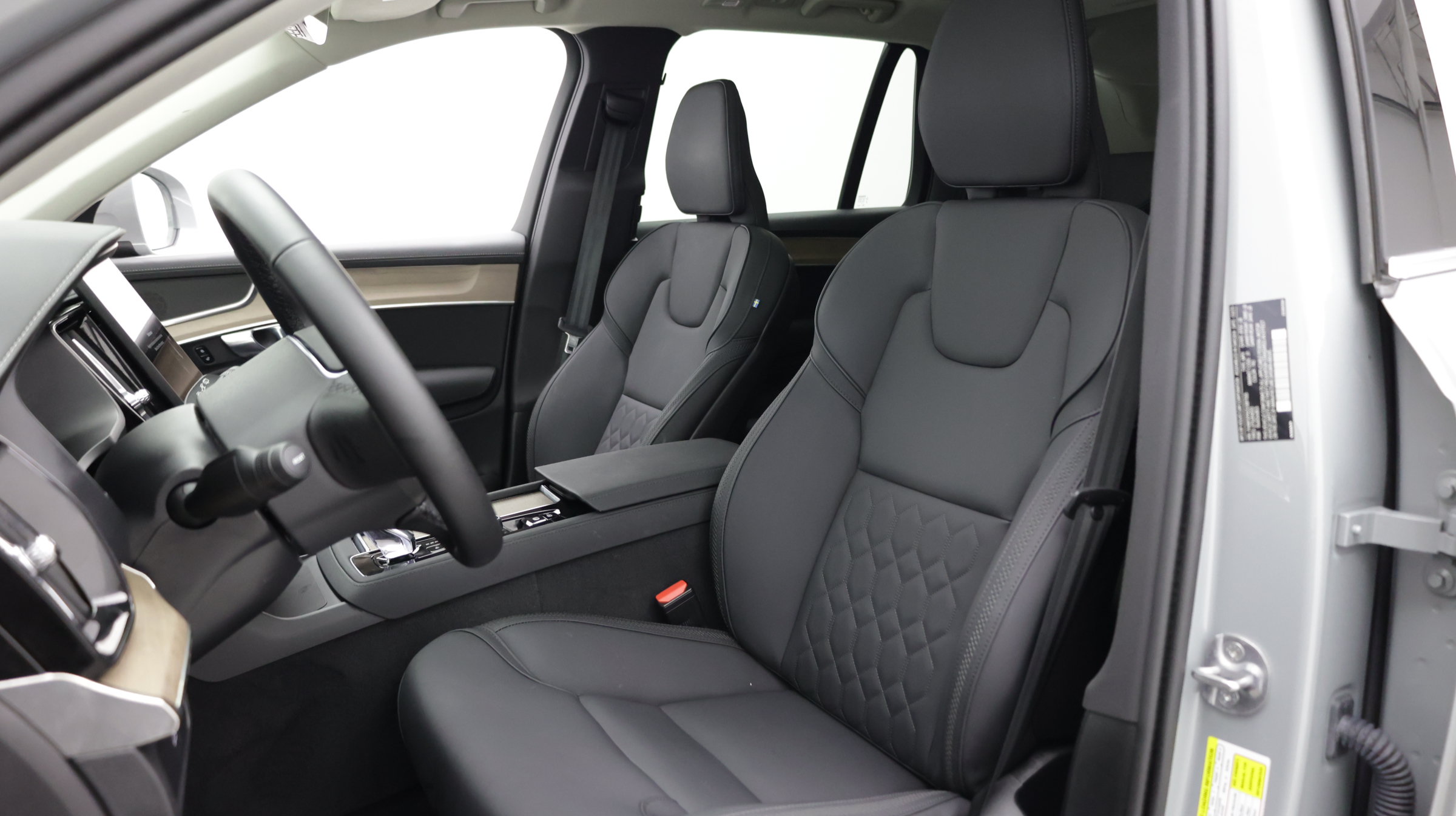 Used 2025 Volvo XC90 B5 Core AWD/4WD image 19