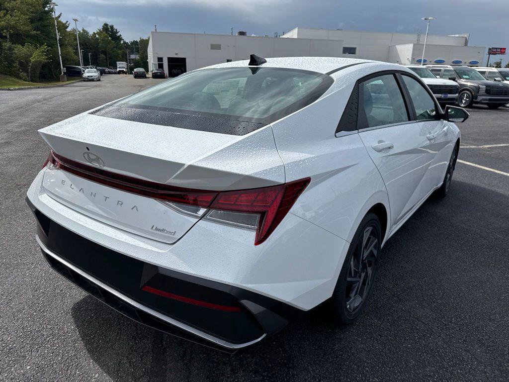 New 2026 Hyundai Elantra Limited FWD image 5