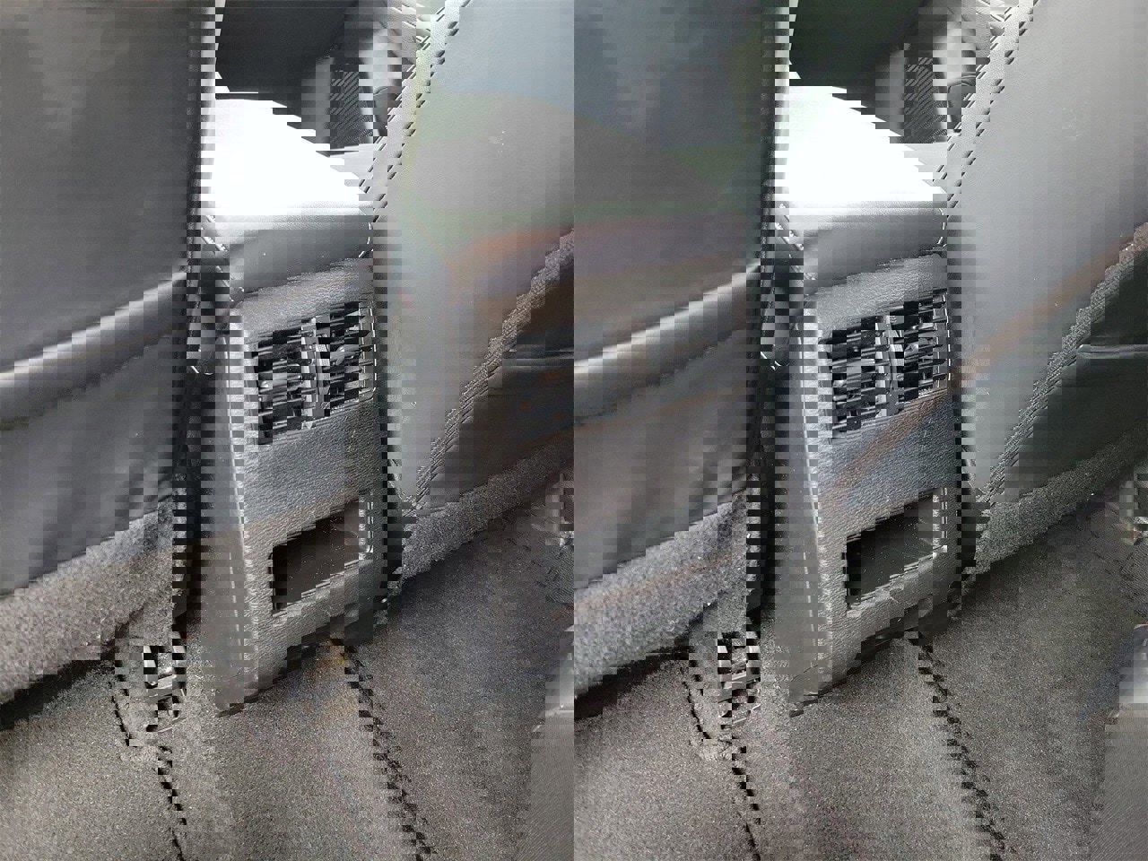 Used 2024 Mitsubishi Outlander SE image 12