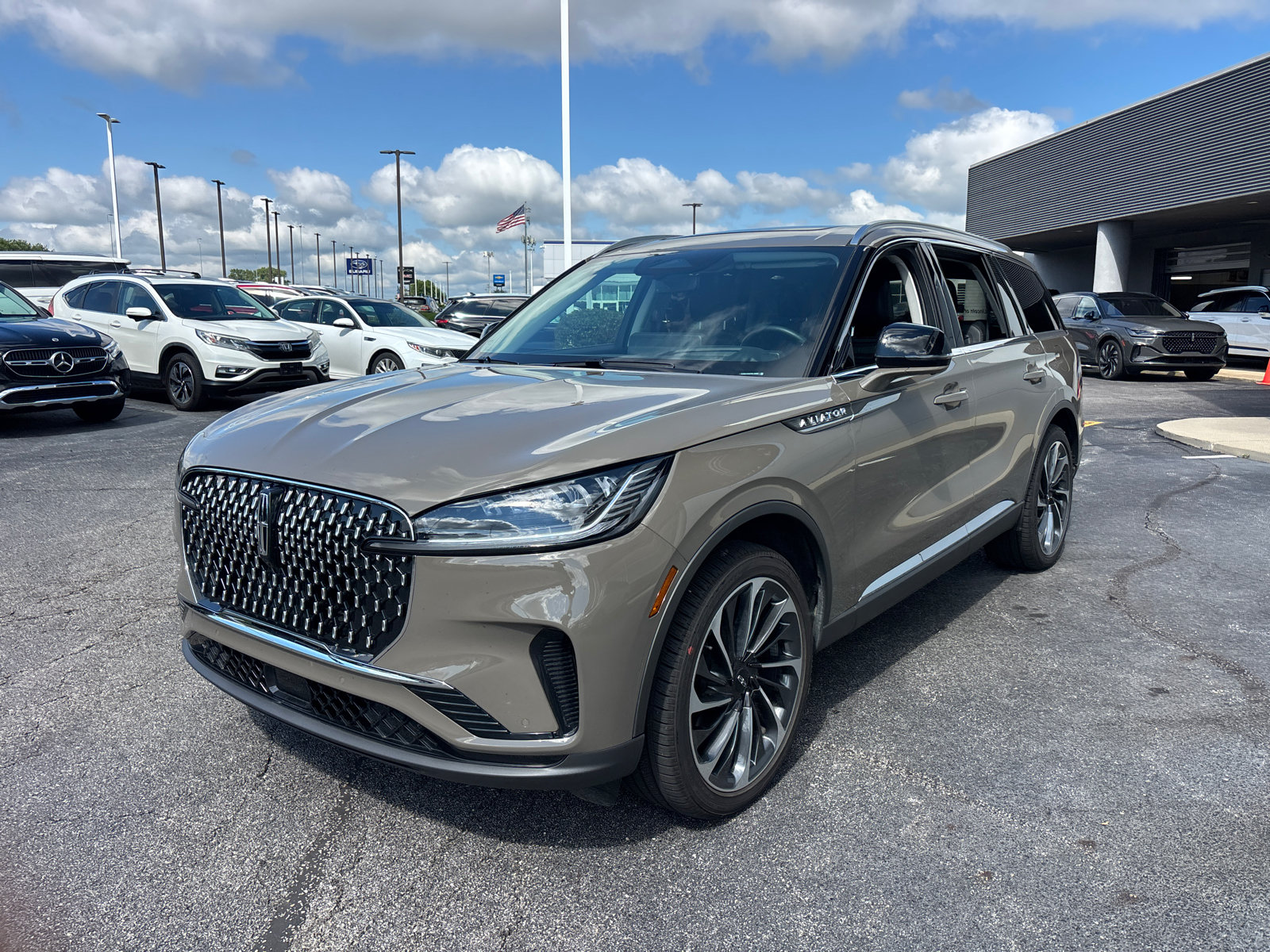 New 2026 Lincoln Aviator Reserve AWD/4WD image 3