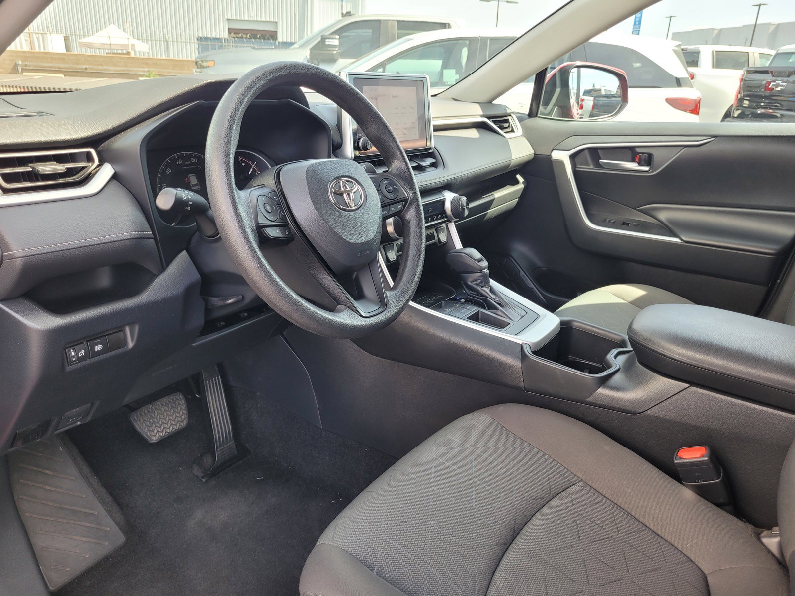 Used 2023 Toyota RAV4 XLE FWD image 9