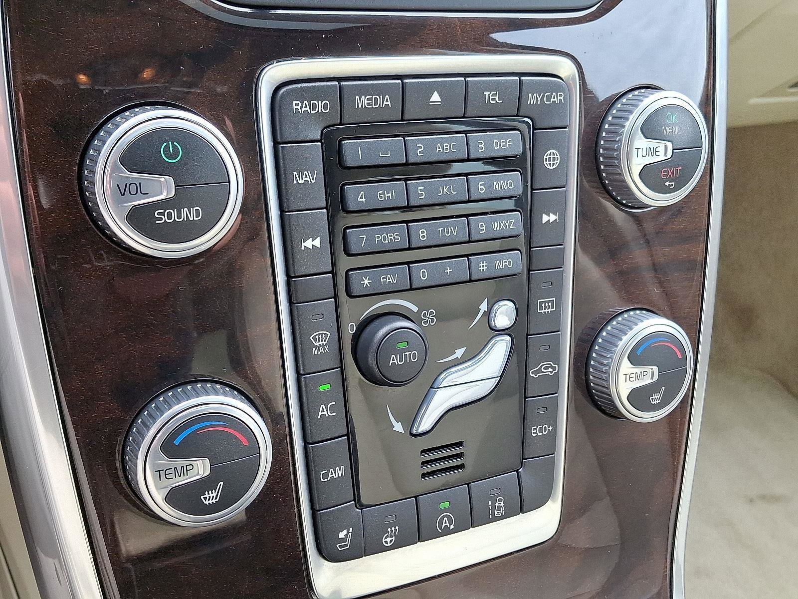 Used 2016 Volvo XC70 T5 Platinum w/ Climate Package image 16