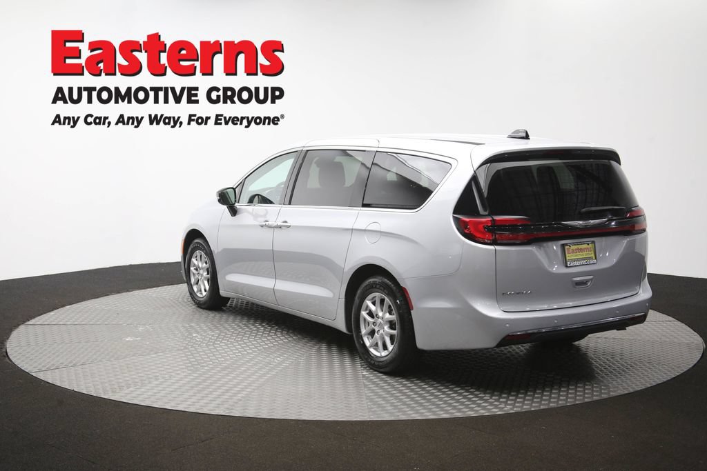 Used 2024 Chrysler Pacifica Touring-L FWD image 66
