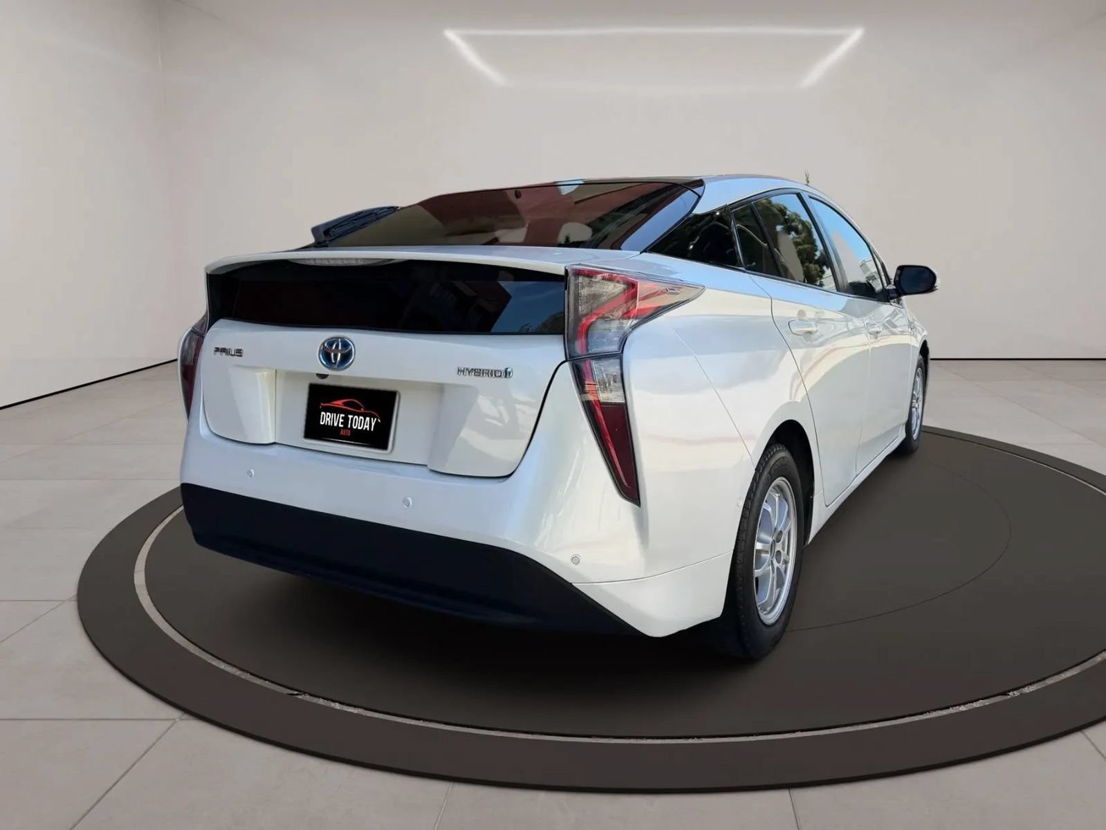 Used 2017 Toyota Prius Four w/ Premium Convenience Package FWD image 5