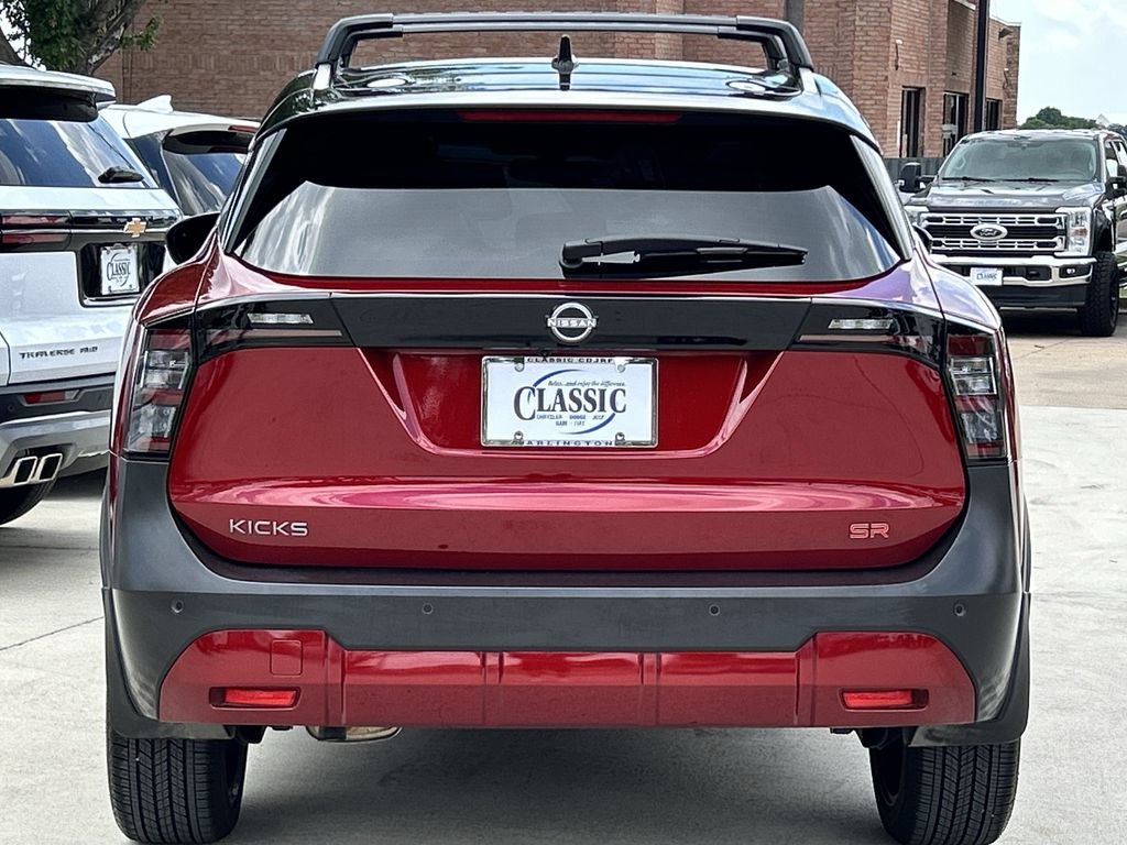 Used 2025 Nissan Kicks SR FWD image 5