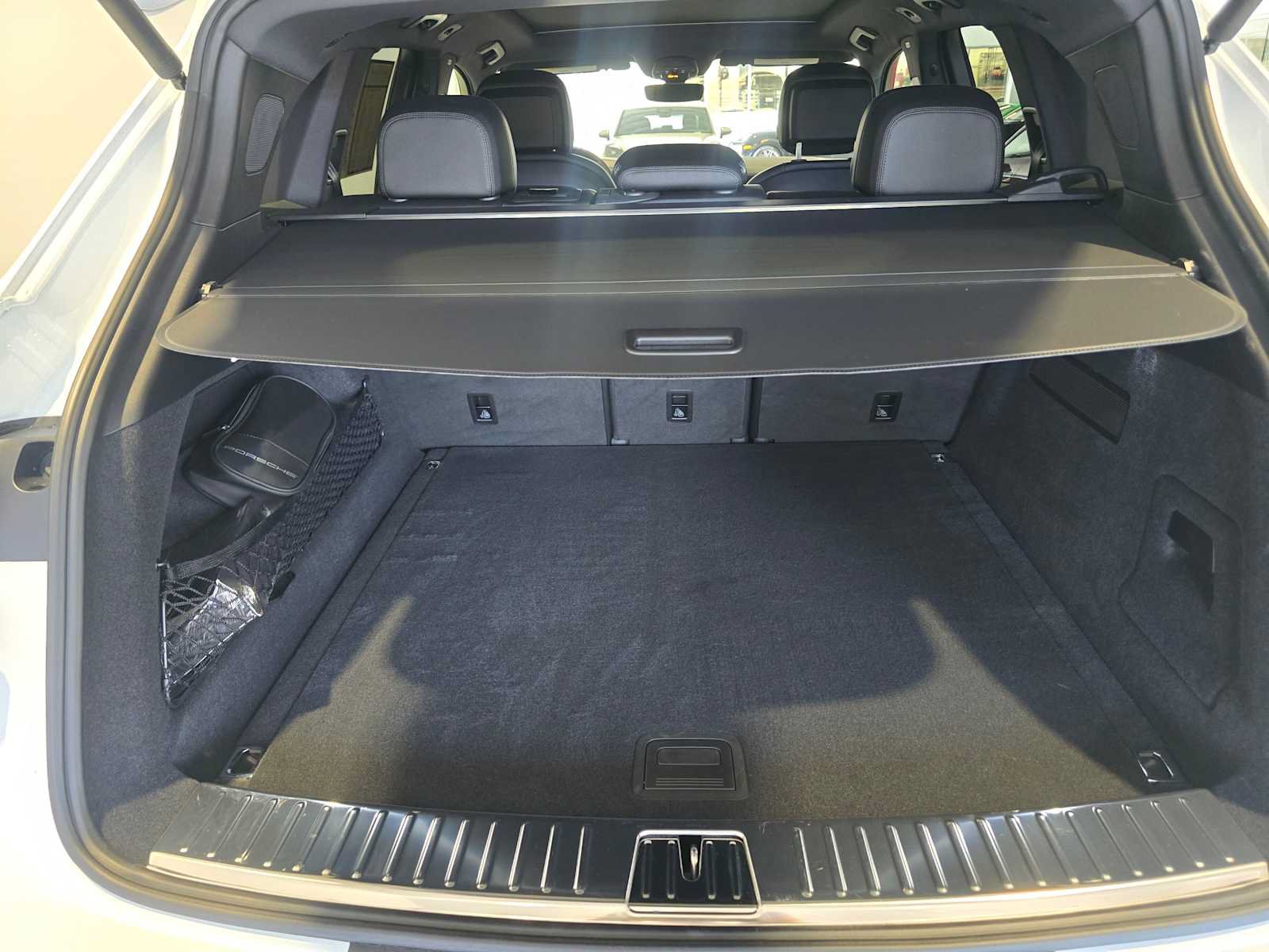 Used 2025 Porsche Cayenne AWD/4WD image 15