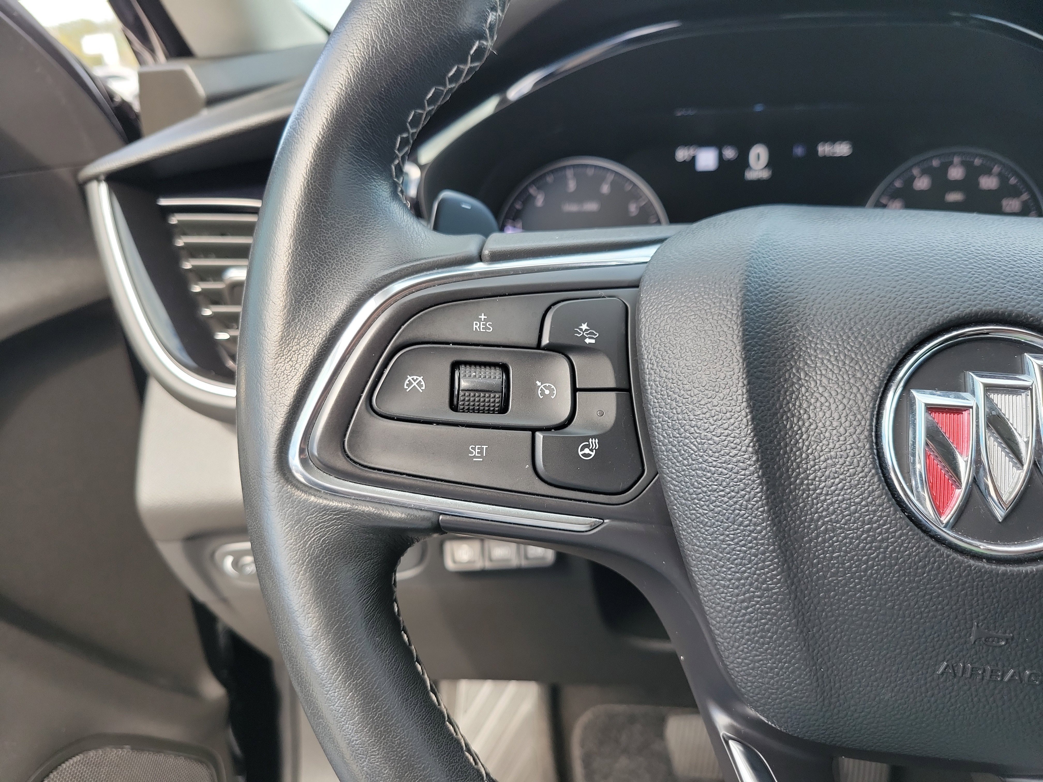 Certified 2023 Buick Envision Avenir image 31