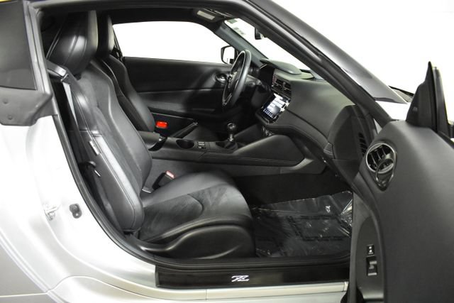 Certified 2024 Nissan Z Performance w/ Floor Mat Package RWD image 35