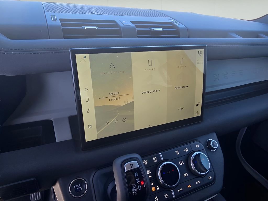 Used 2023 Land Rover Defender 130 X-Dynamic SE image 22