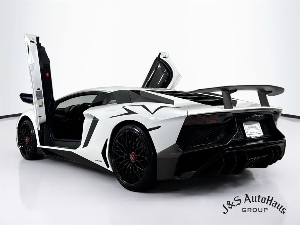 Used 2016 Lamborghini Aventador LP 750-4 Superveloce AWD/4WD image 5