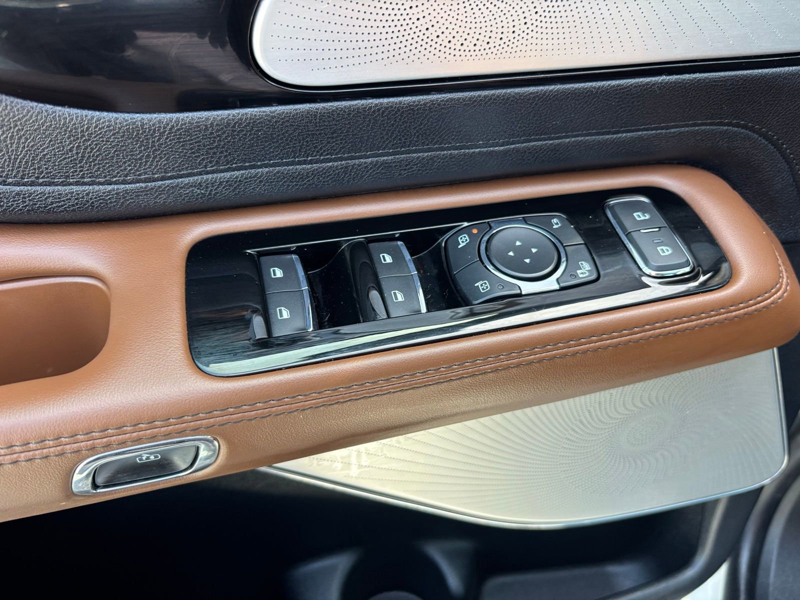 Used 2022 Lincoln Aviator Reserve w/ Equipment Group 201A image 17