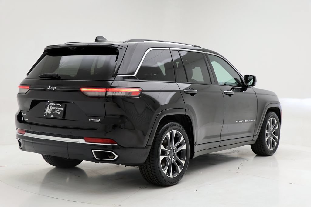 Used 2023 Jeep Grand Cherokee Overland w/ Luxury Tech Group IV AWD/4WD image 8