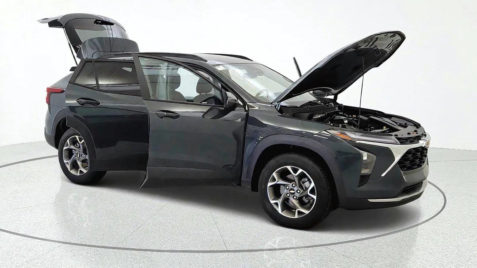 Used 2025 Chevrolet Trax LT w/ Driver Confidence Package FWD image 11
