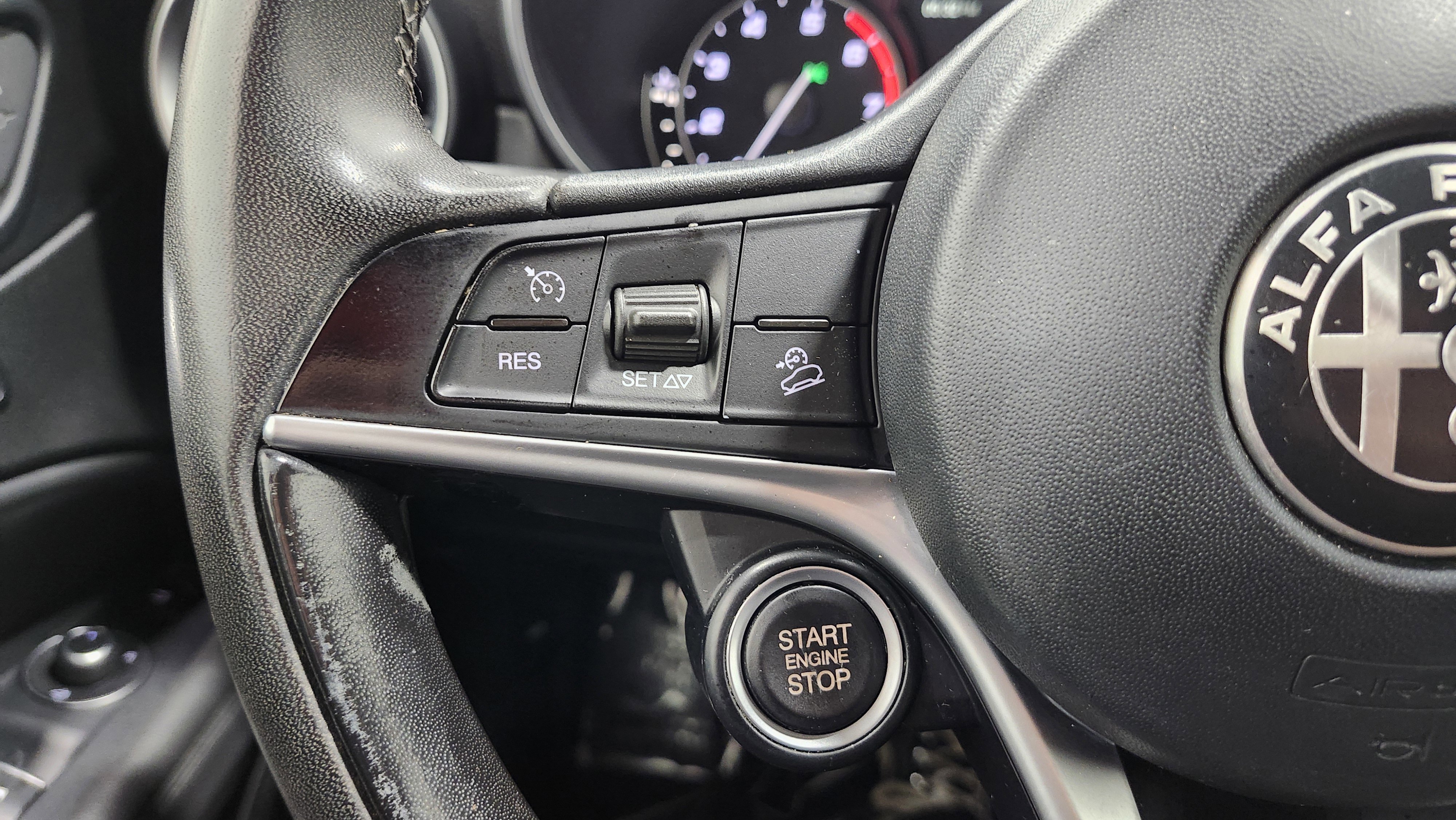 Used 2018 Alfa Romeo Stelvio AWD image 14