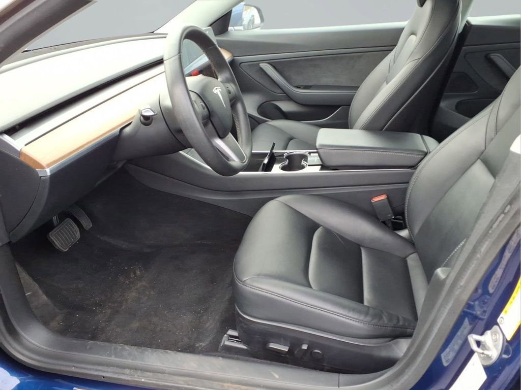 Used 2020 Tesla Model 3 Standard Range Plus image 18