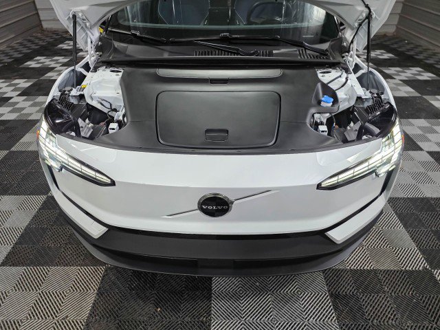 Used 2025 Volvo EX30 Plus image 34