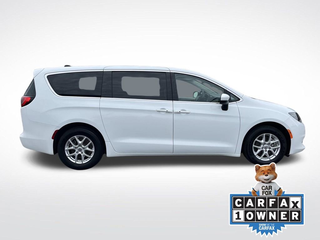 Used 2023 Chrysler Voyager LX video 2