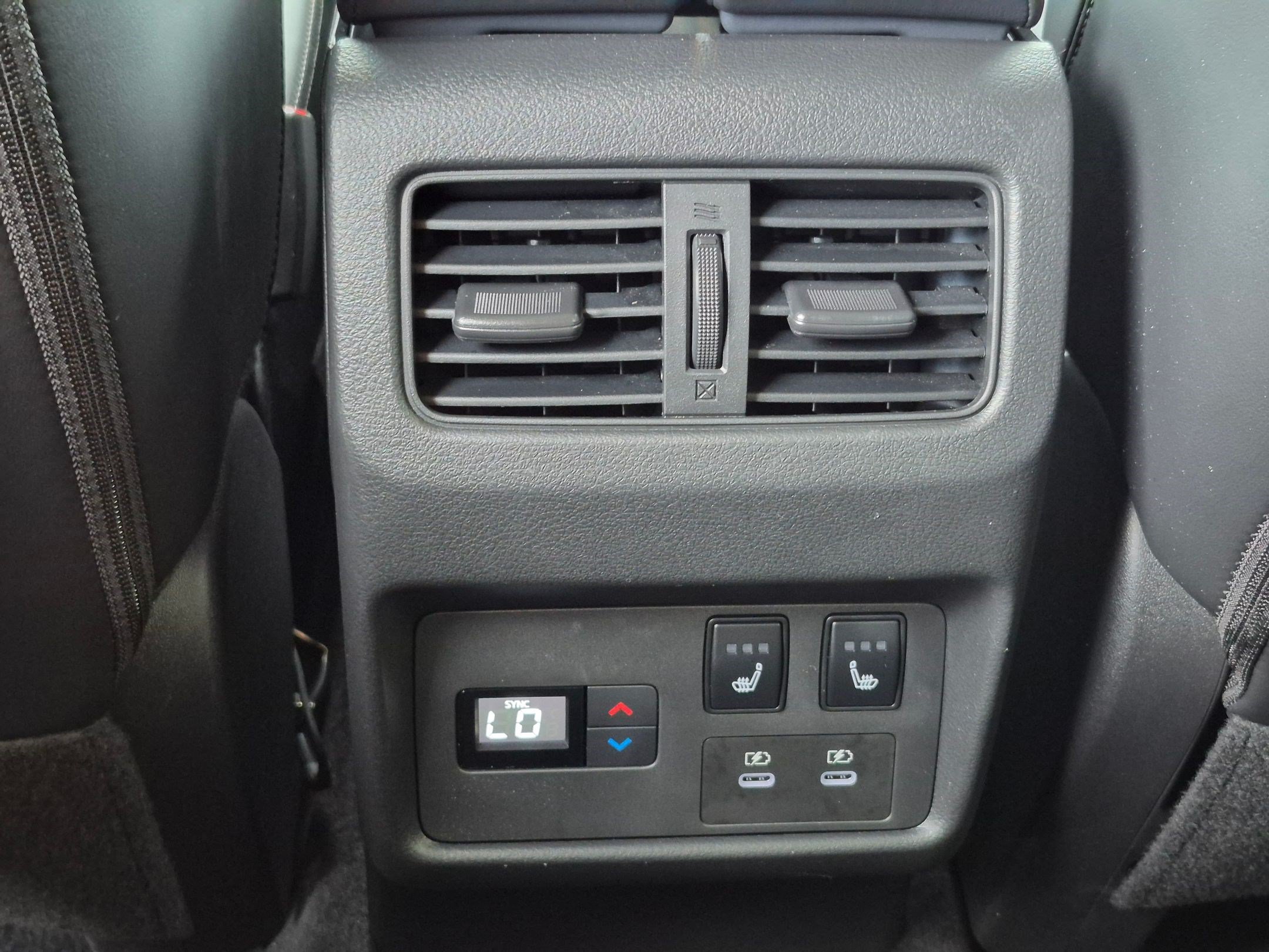Used 2026 Nissan Rogue Platinum w/ Platinum Premium Package AWD/4WD image 26