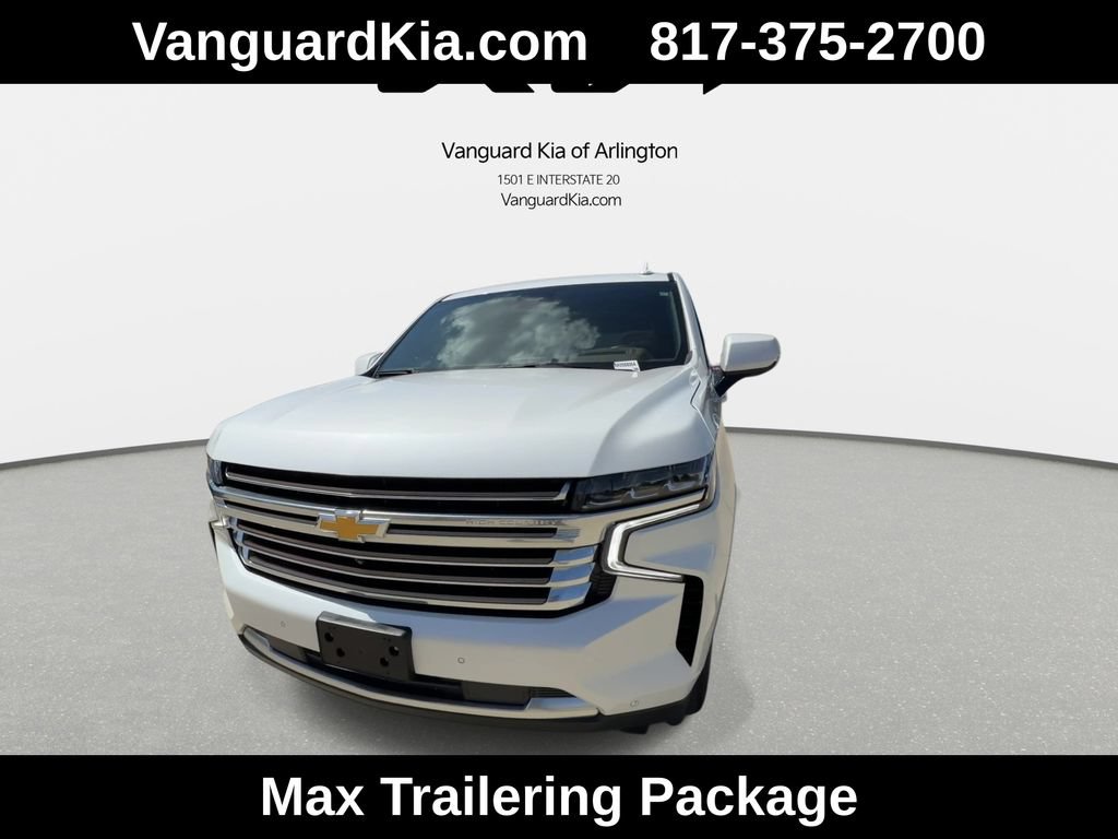 Used 2024 Chevrolet Suburban High Country w/ Advanced Technology Package AWD/4WD image 3