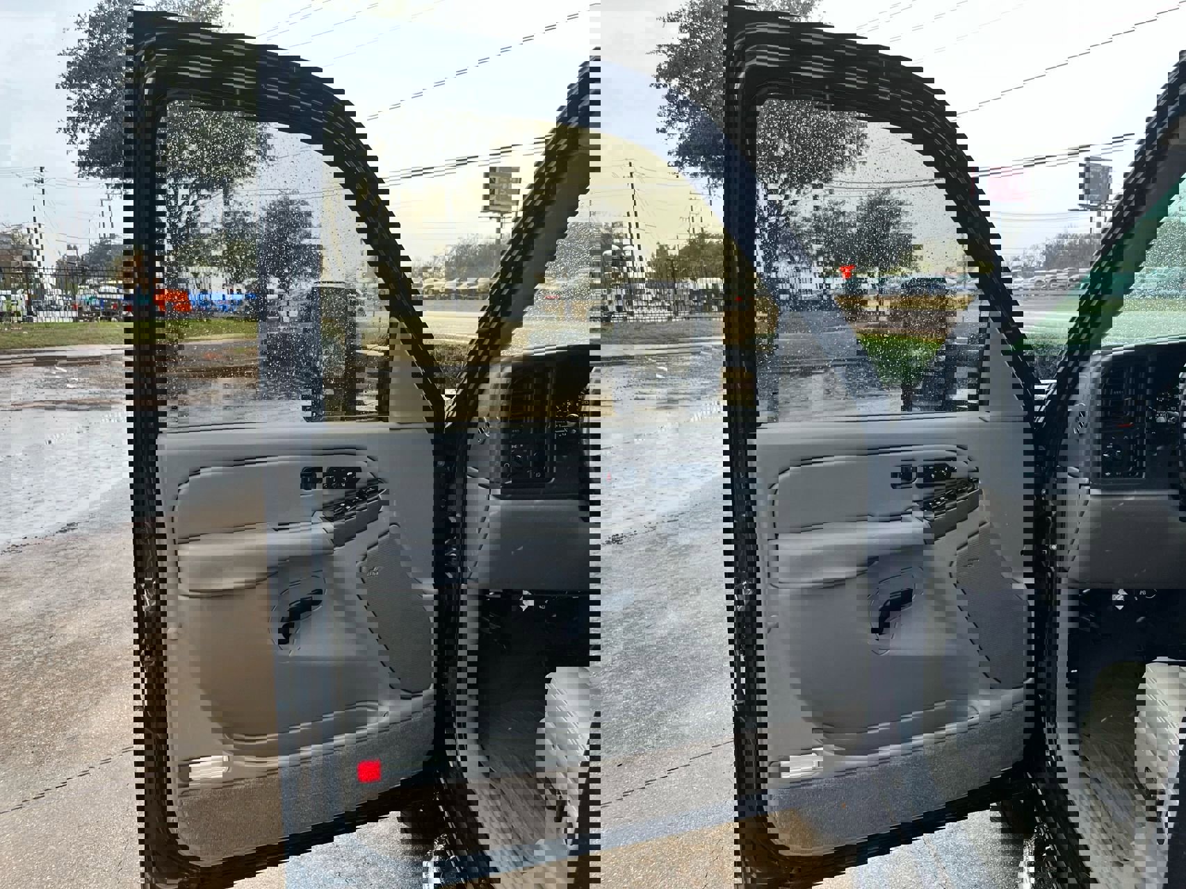 Used 2005 Chevrolet Avalanche Z66 w/ Preferred Equipment Group image 11