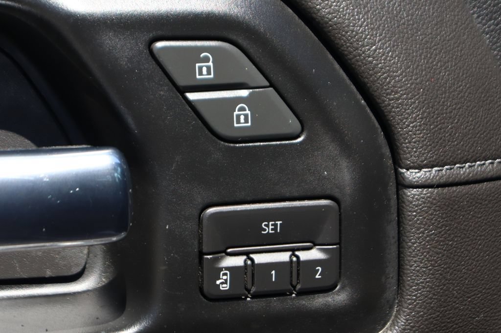 Used 2019 Chevrolet Silverado 1500 LTZ w/ LTZ Premium Package RWD image 17