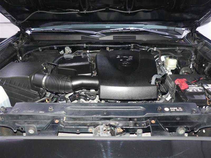 Used 2017 Toyota Tacoma SR image 10