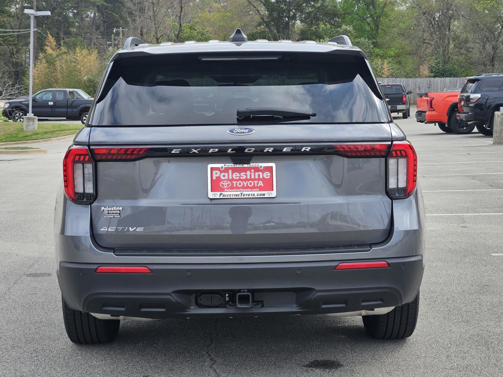 Used 2025 Ford Explorer Active image 5