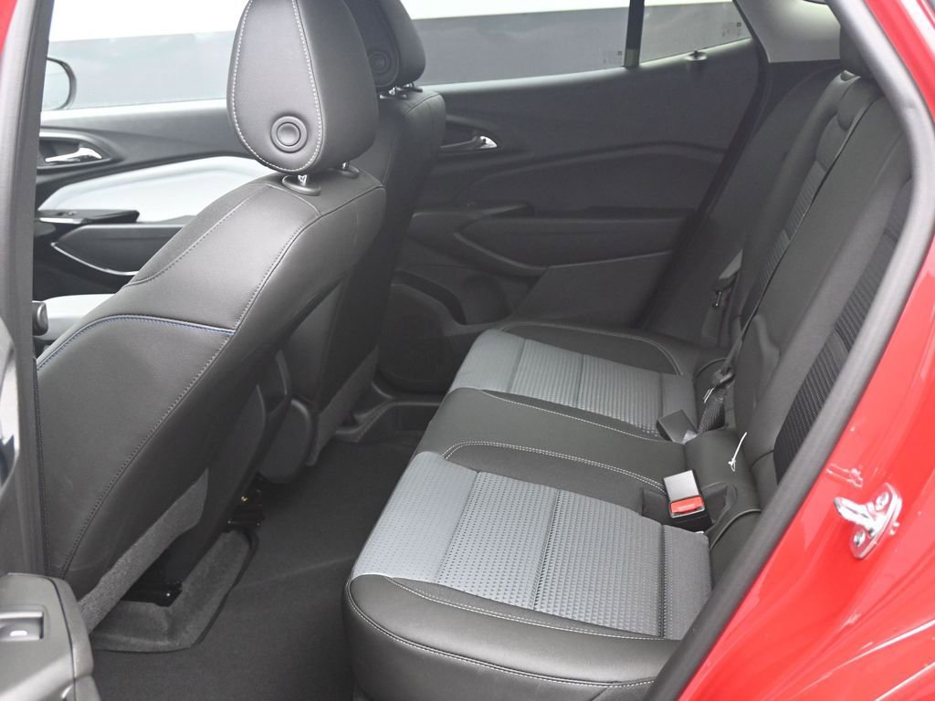 New 2026 Chevrolet Trax LT image 13