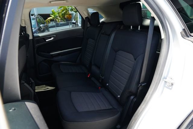 Used 2018 Ford Edge SE FWD image 18
