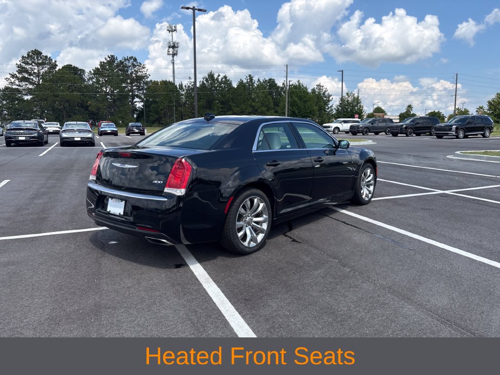 Used 2021 Chrysler 300 Touring L RWD image 36