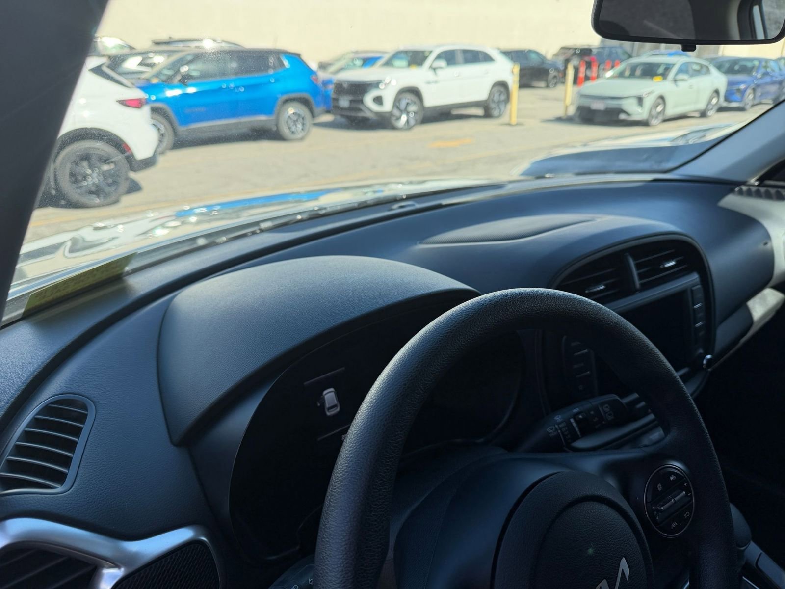 Used 2025 Kia Soul LX w/ LX Technology Package image 32