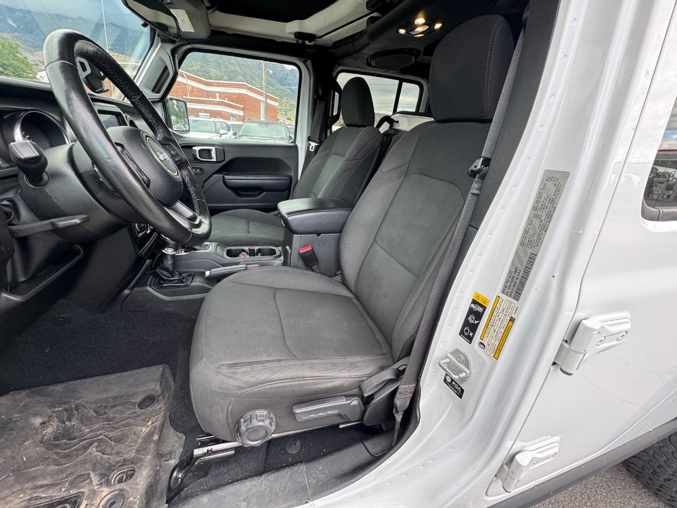Used 2022 Jeep Gladiator Sport AWD/4WD image 16