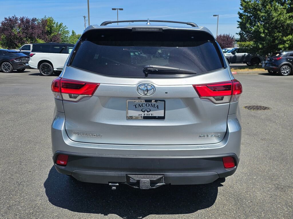 Used 2019 Toyota Highlander XLE AWD/4WD image 6