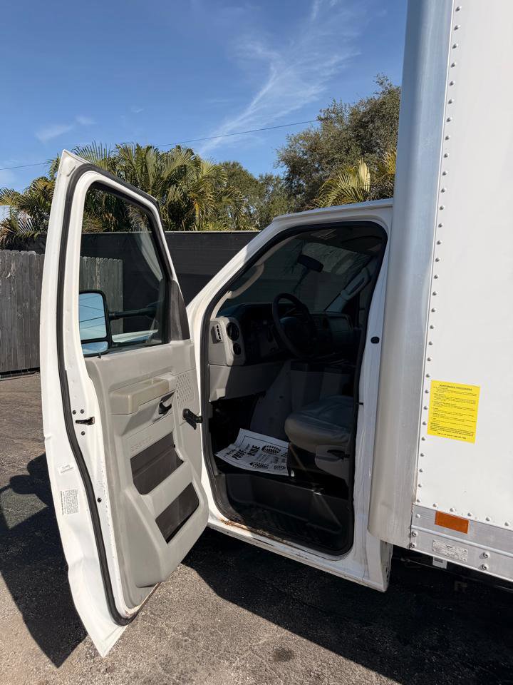 Used 2015 Ford E-350 and Econoline 350 Super Duty RWD image 12