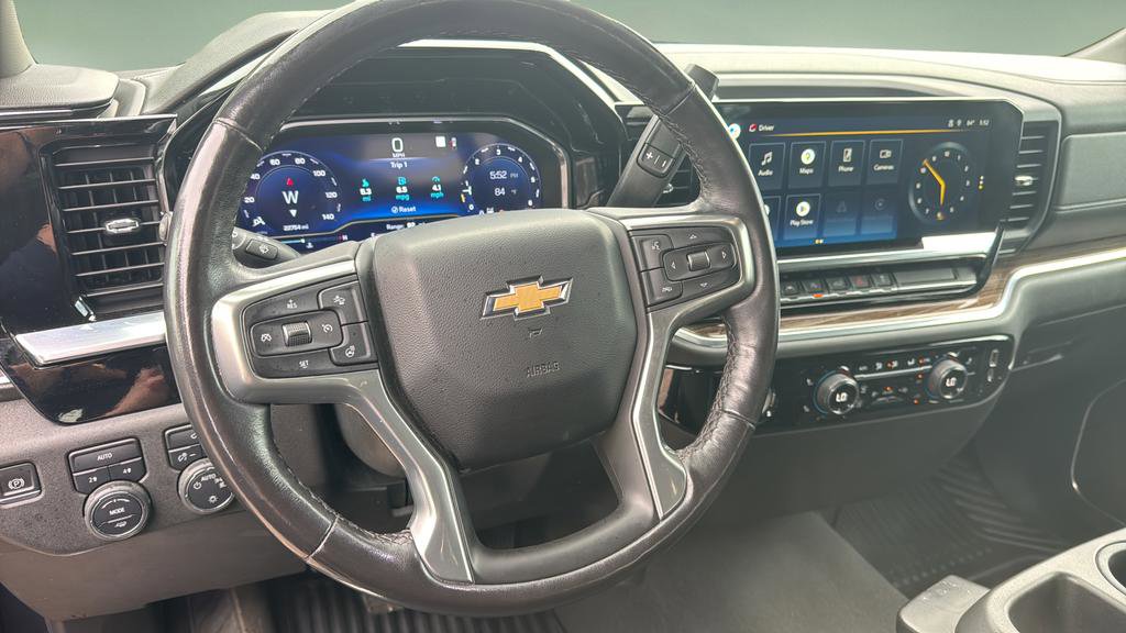 Used 2022 Chevrolet Silverado 1500 LT AWD/4WD image 13