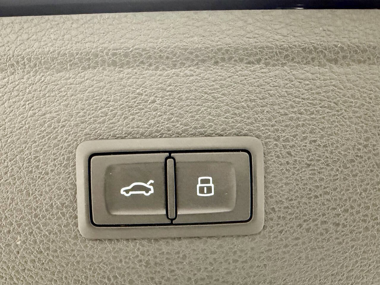 Used 2018 Audi Q5 2.0T Premium Plus w/ Premium Plus Package image 28