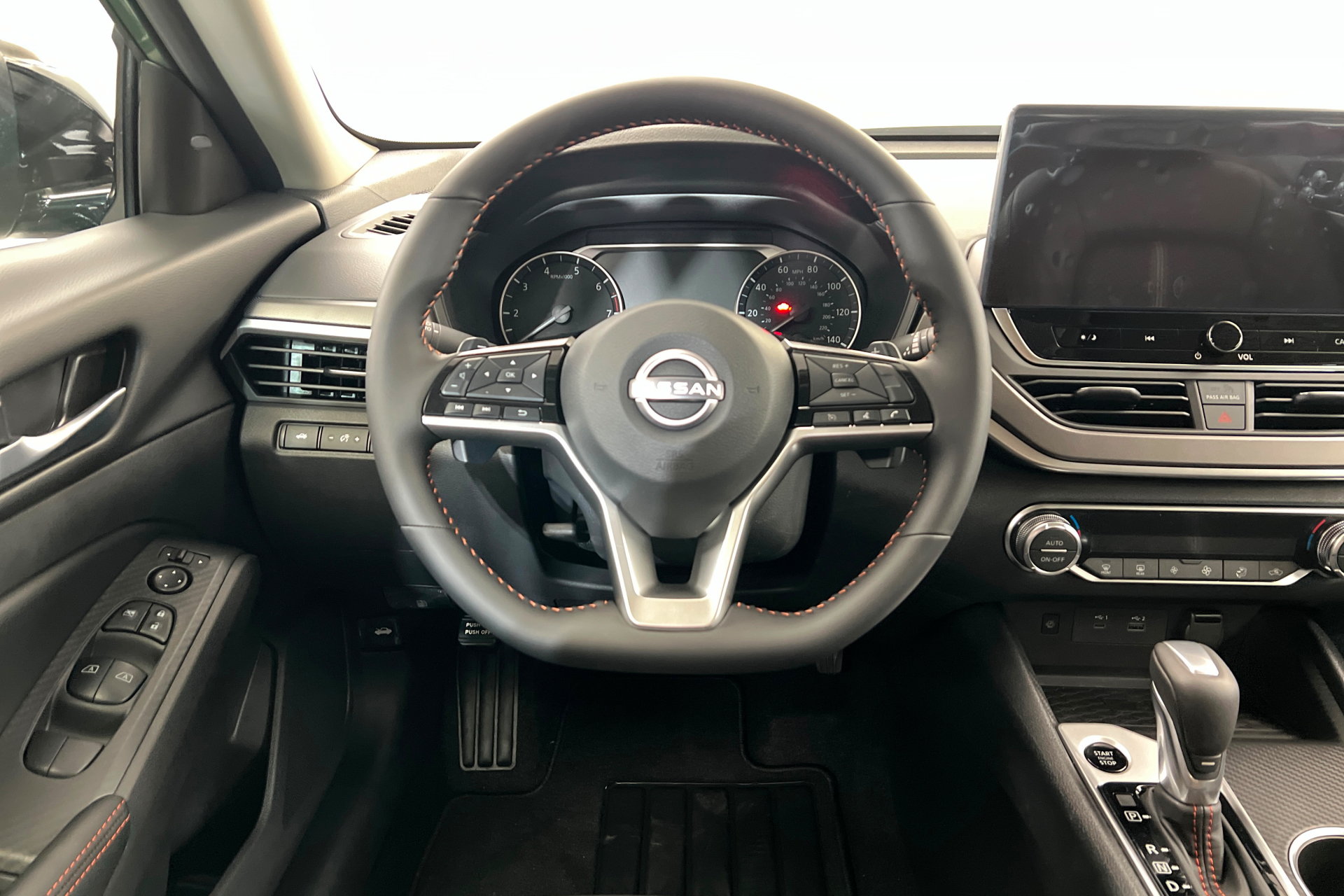 New 2026 Nissan Altima 2.5 SR w/ SR Midnight Edition Package FWD image 12