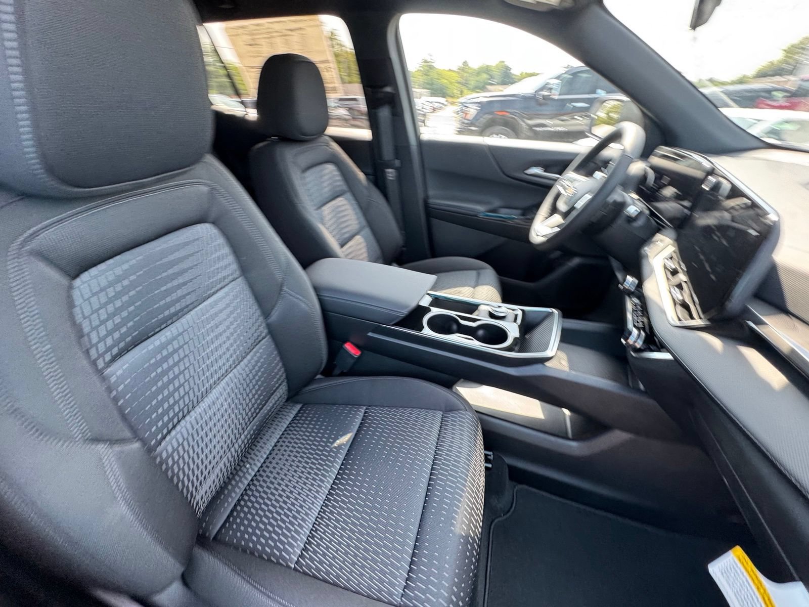 New 2027 Chevrolet Equinox LT AWD/4WD image 33