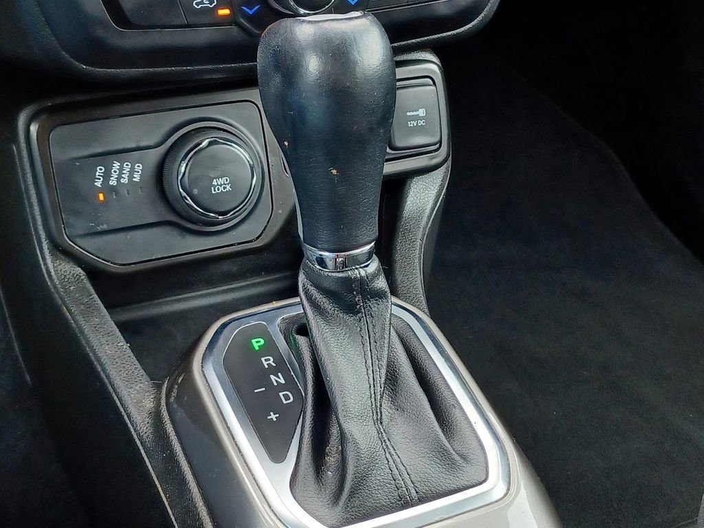 Used 2021 Jeep Renegade Limited AWD/4WD image 25
