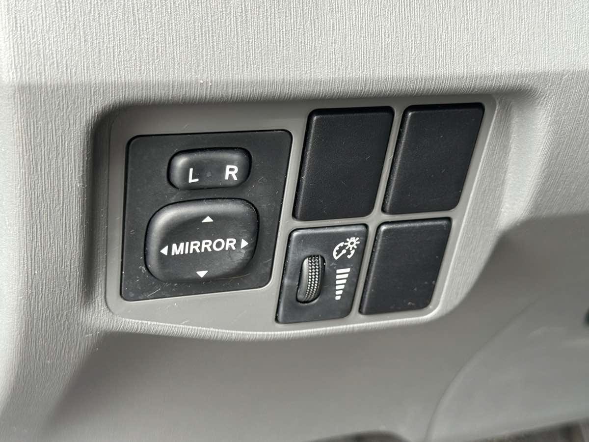 Used 2010 Toyota Prius FWD image 26
