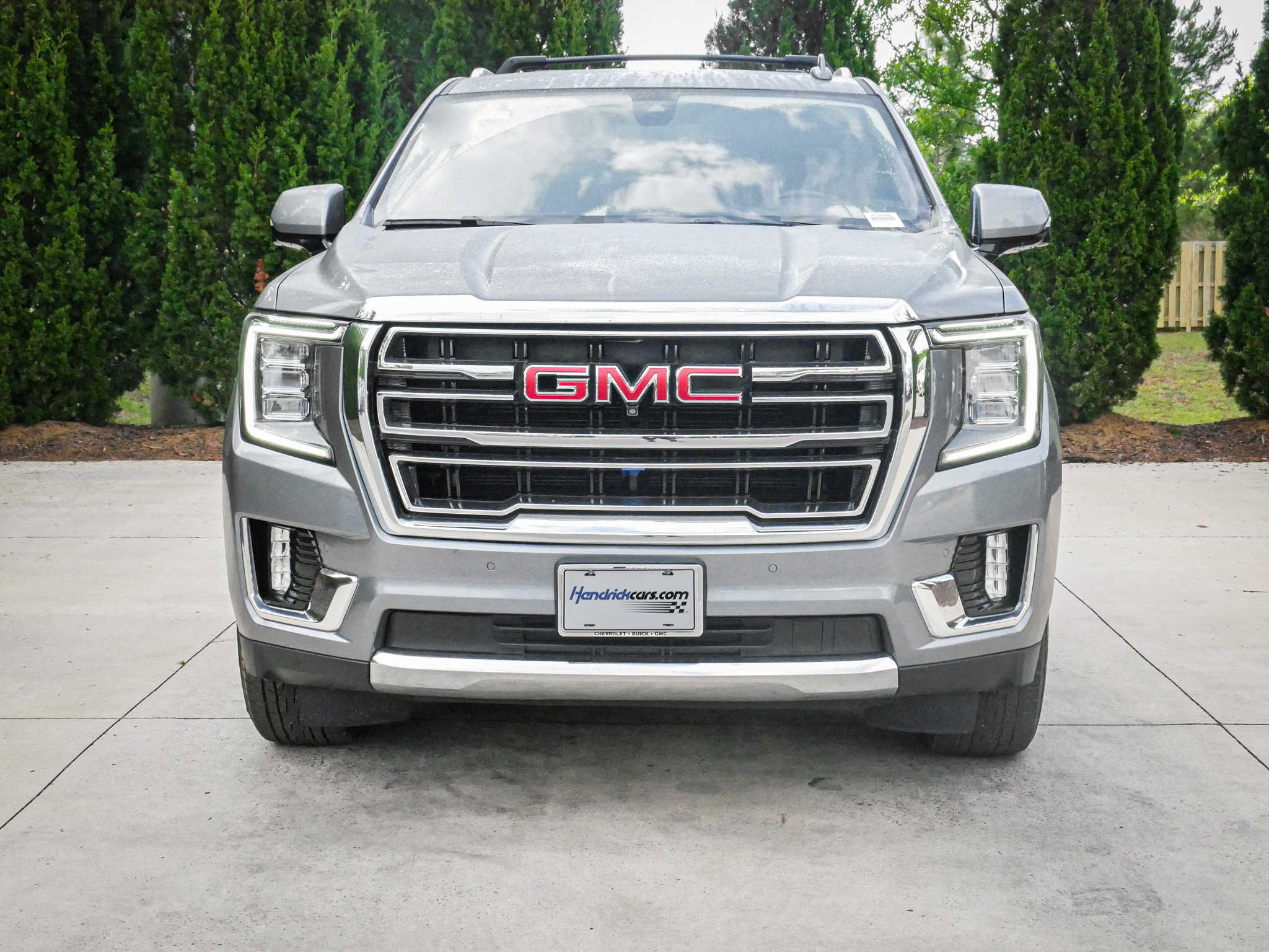 Used 2021 GMC Yukon XL SLT w/ SLT Luxury Plus Package AWD/4WD image 3