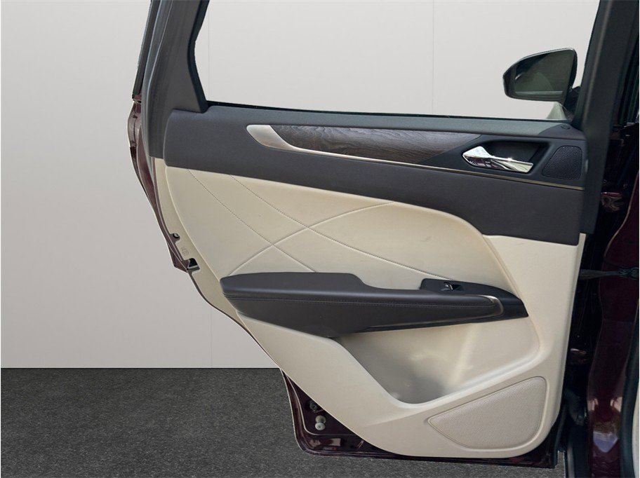 Used 2018 Lincoln MKC Reserve w/ Lincoln MKC Climate Package FWD image 40