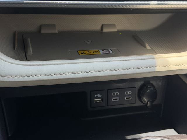 Used 2024 Toyota Highlander Platinum FWD image 20