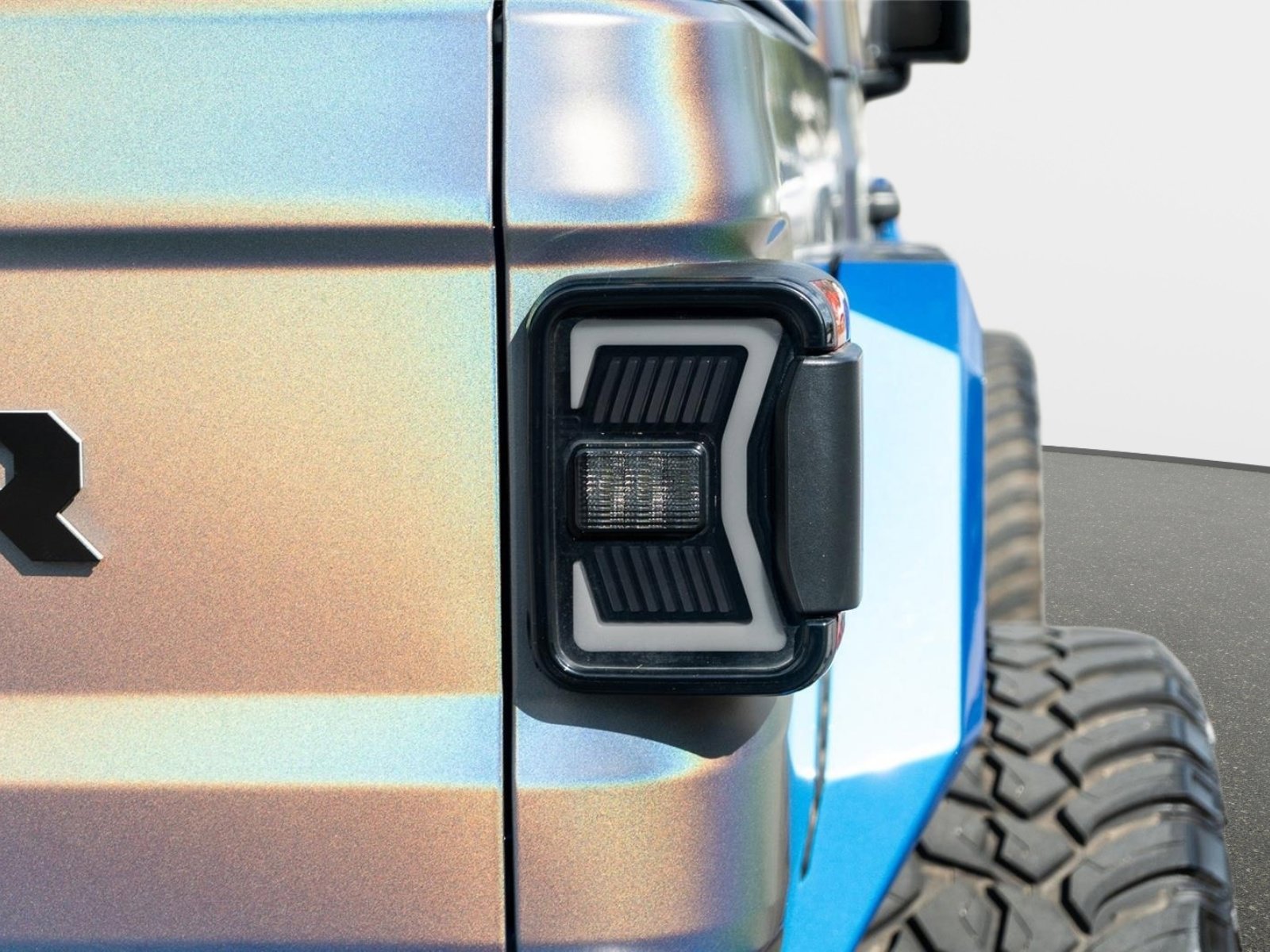 Used 2021 Jeep Gladiator Rubicon w/ Safety Group AWD/4WD image 13