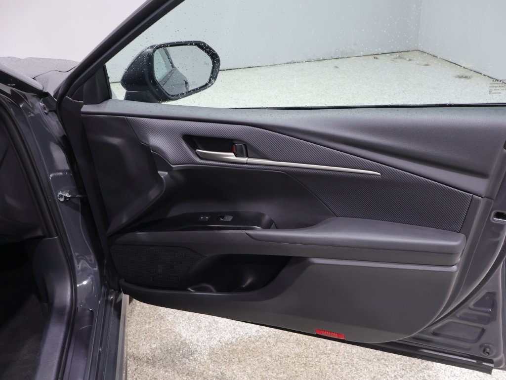 Used 2025 Toyota Camry SE FWD image 22